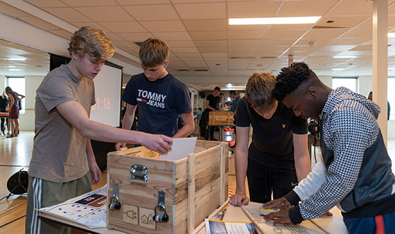 Omgedraaide escaperoom voor scholieren: de Break-In Box